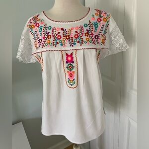 NWT Unik Embroidered Bohemian White Top Size Medium